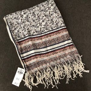 NWT Abercrombie & Fitch Blanket Scarf